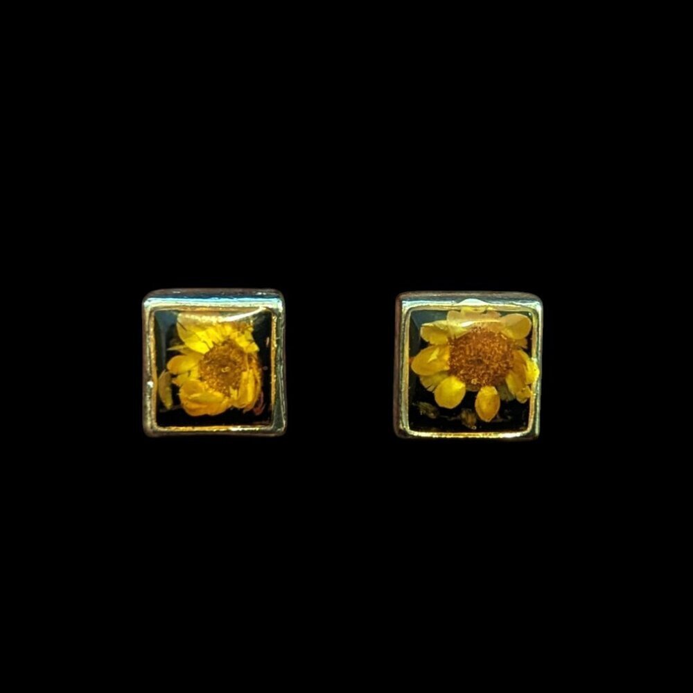 Vintage Resin Floral Earrings Sterling Silver Daisy Square Stud 90’s Y2K